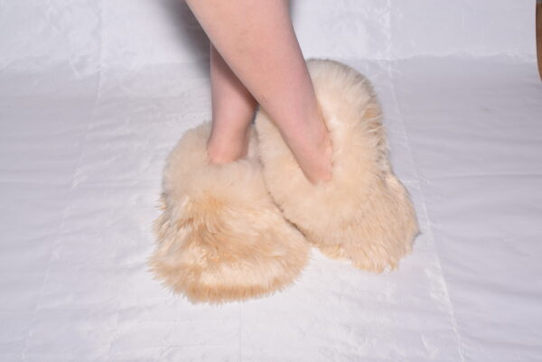 Alpaca Fur Suri Slippers - odour repelling, hypoallergenic and with thermoregulation properties. - Image 4