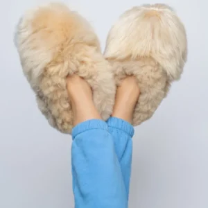 Alpaca Fur Suri Slippers - odour repelling, hypoallergenic and with thermoregulation properties.