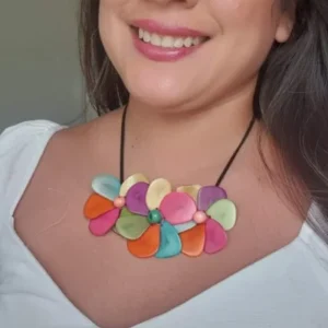 Stunning Three Flower Necklace