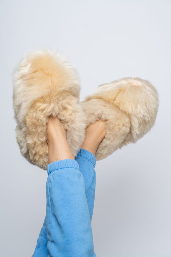 Alpaca Fur Suri Slippers - odour repelling, hypoallergenic and with thermoregulation properties. - Image 7